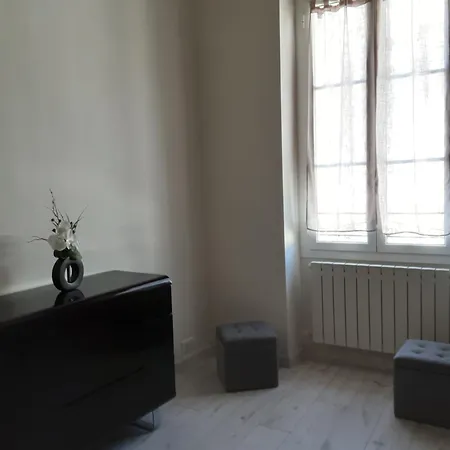 Maison Les Lilas * מנטון